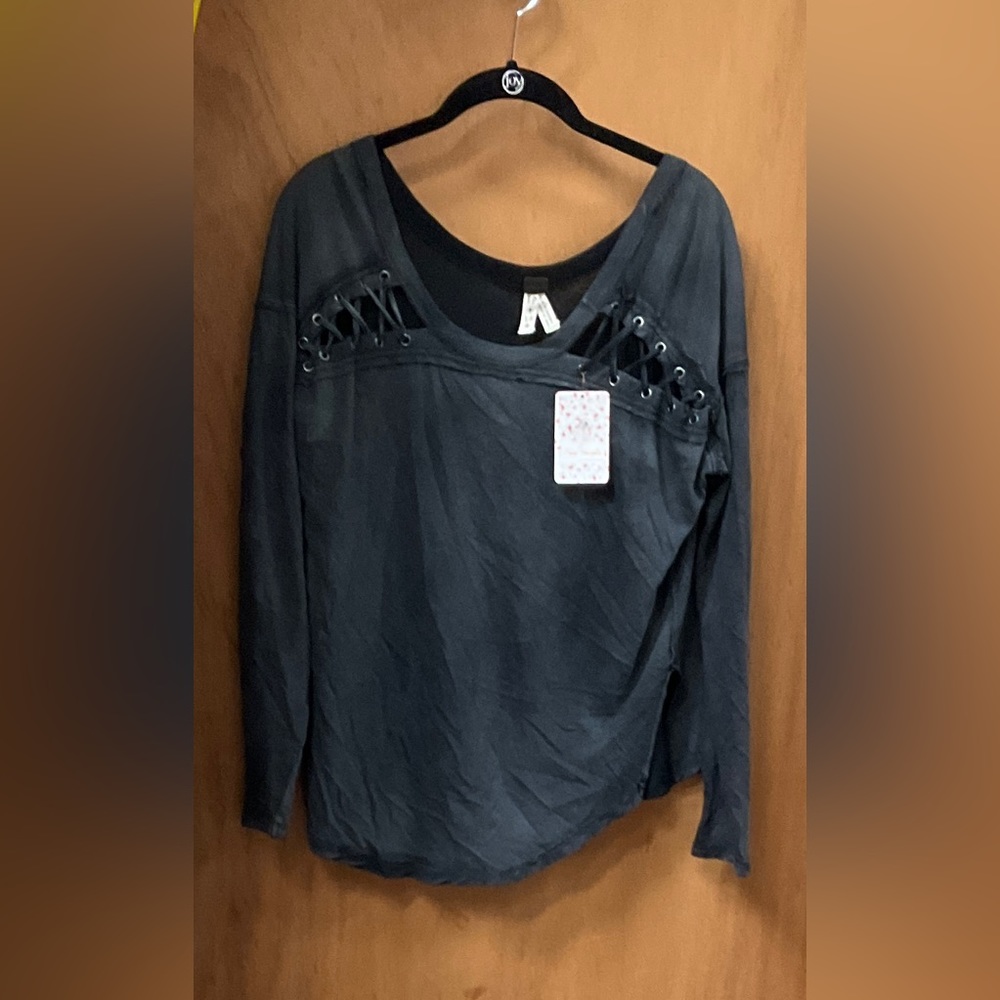 FREE PEOPLE LACED TOP NWT